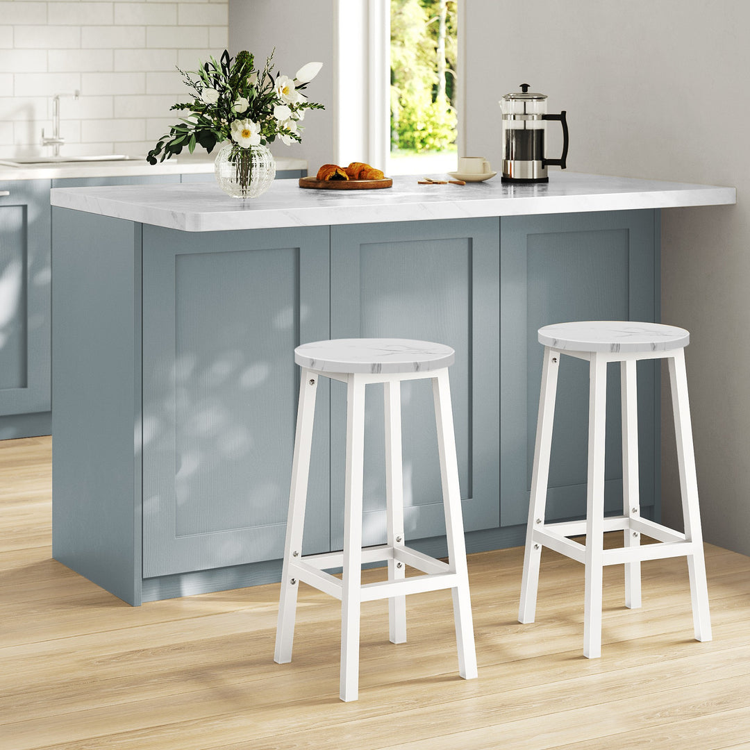 Barstol / høj skammel – marmorlook / hvide ben | moderne loftstil