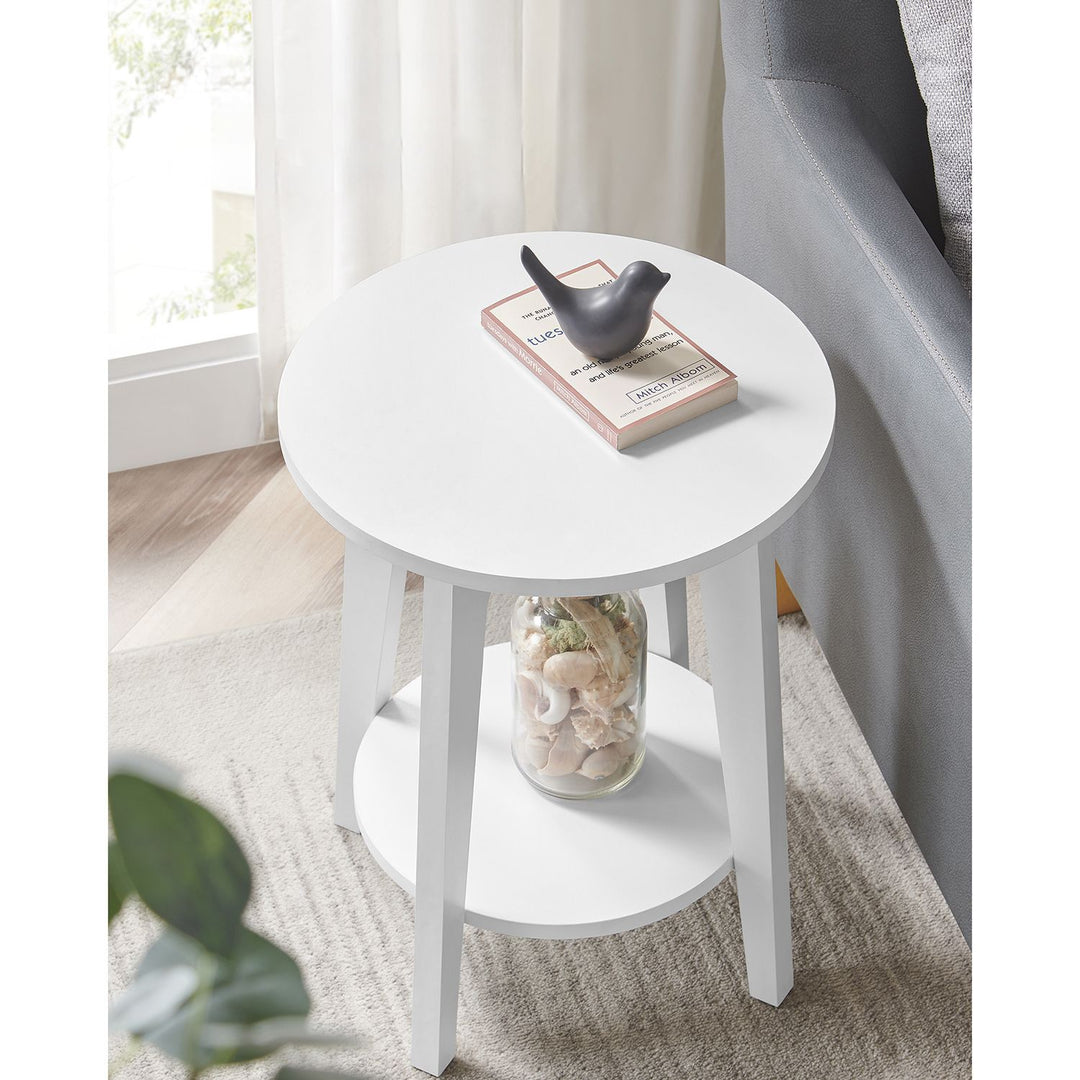 Stilfuldt og funktionelt sidebord med hvid finish