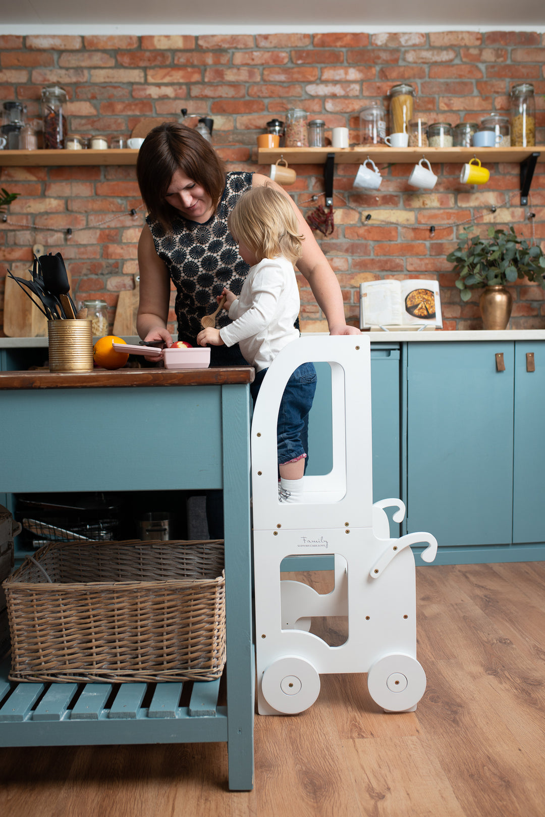 Montessori køkkentrappe til barn, hvid