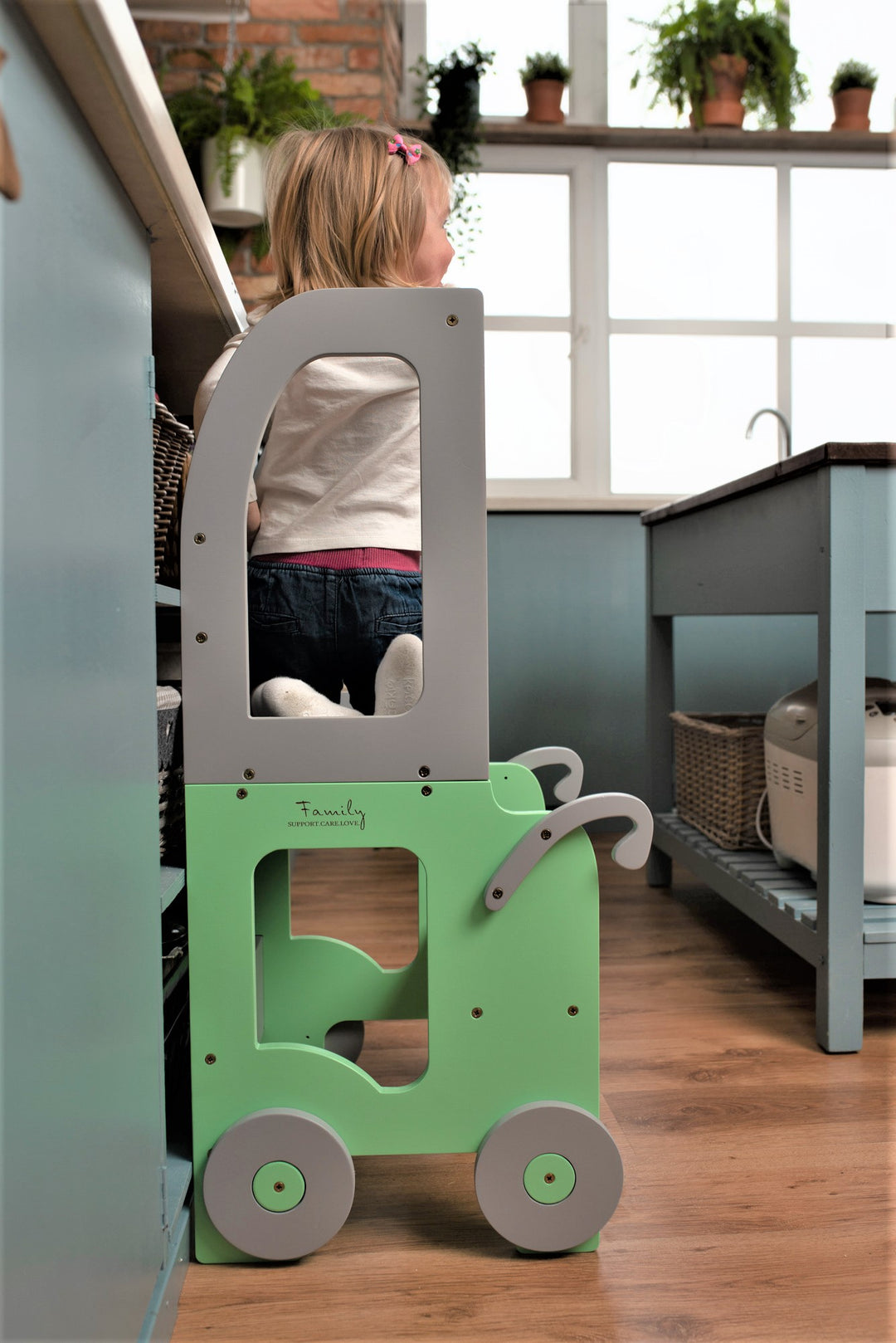 Montessori køkkentrappe til barn, grøn og grå