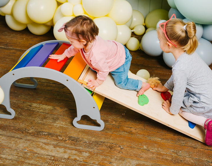 The Sway Rainbow, grå med regnbuedesign