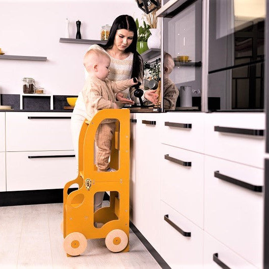 Køkkentrappe / montessori-læringstårn: bord, stol og trappe i ét til barn, safari-farve