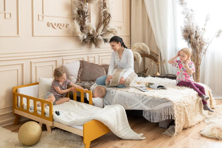 Smart børneseng der vokser med, safari-farve