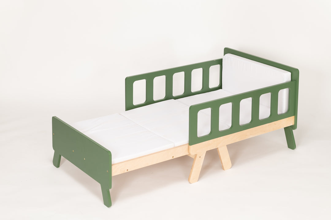 Smart børneseng der vokser med, grøn