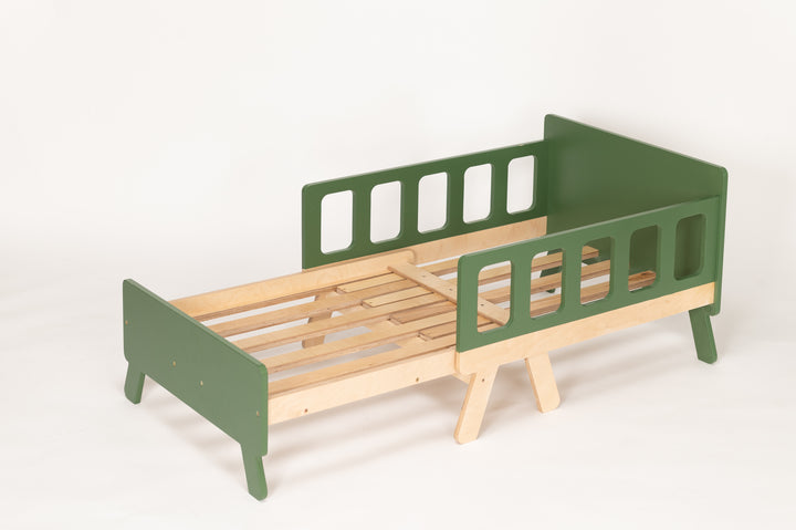 Smart børneseng der vokser med, grøn