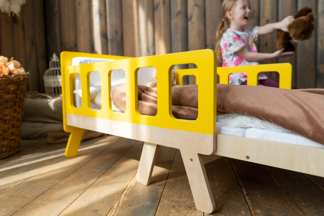 Smart børneseng der vokser med, gul