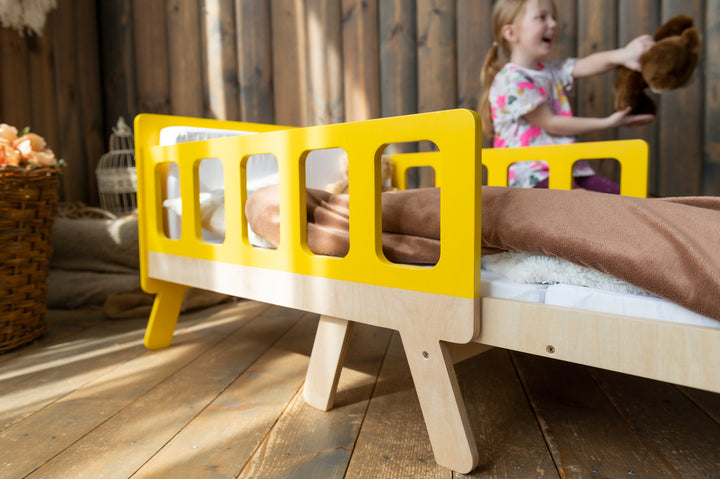 Smart børneseng der vokser med, gul