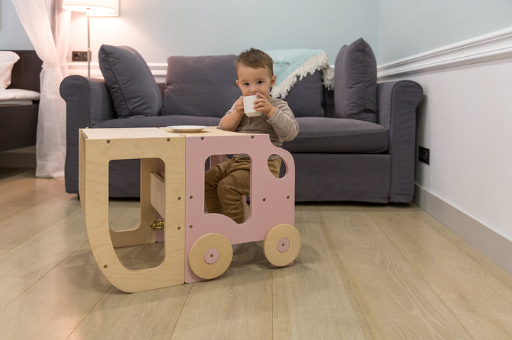 Køkkentrappe / montessori-læringstårn: bord, stol og trappe i ét til barn, pink og naturfarvet