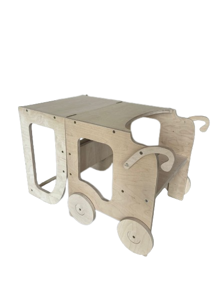 Montessori køkkentrappe til barn, lakeret og naturfarvet