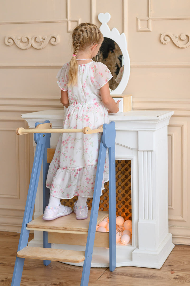 Trin-skammel til barn, støvet blå med naturfarve