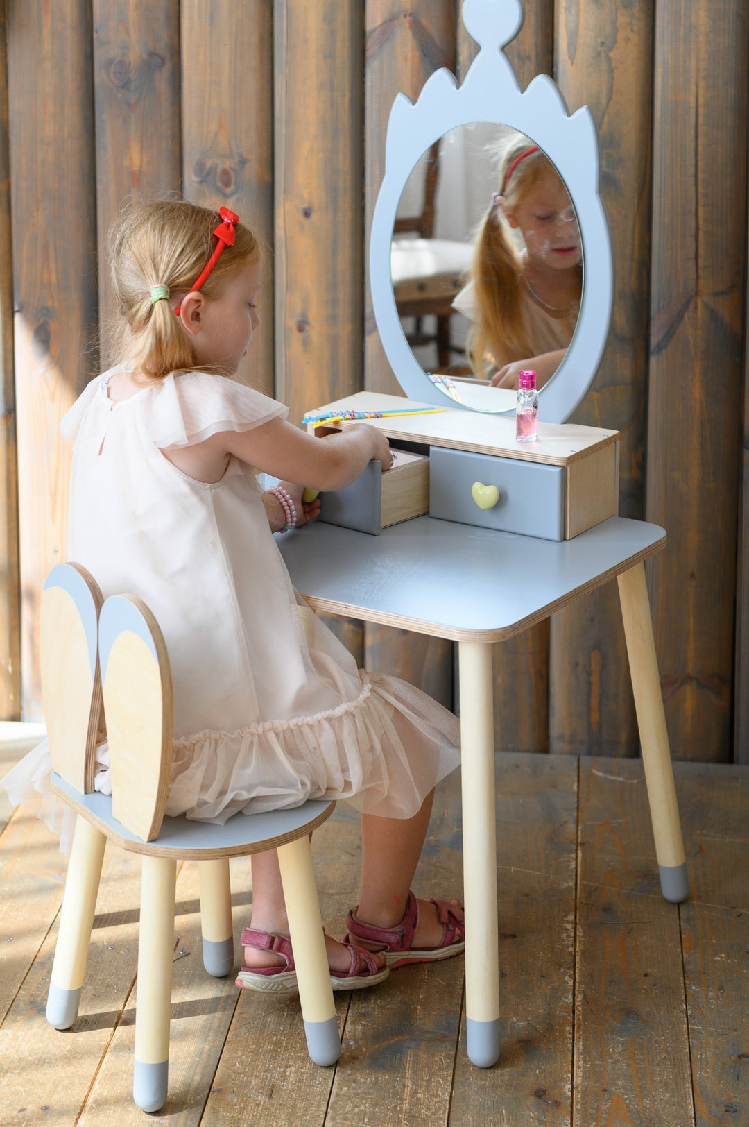 Sminkebord til barn, grå og naturfarvet