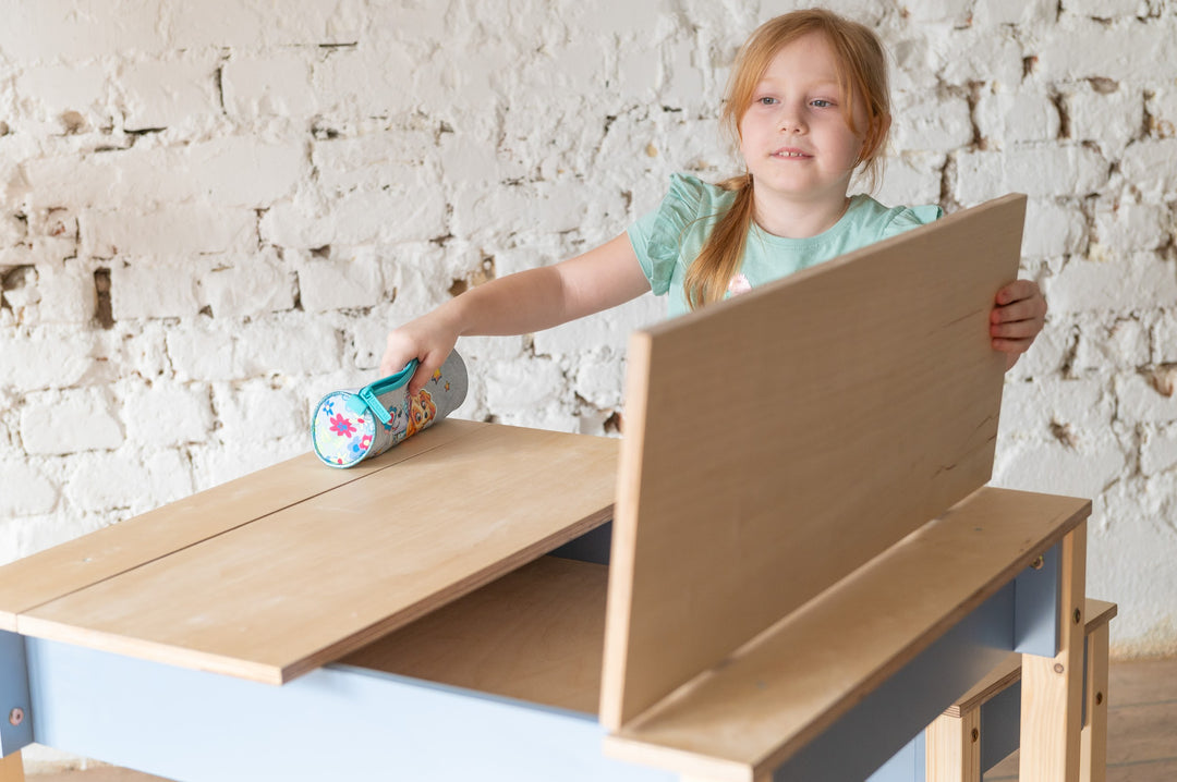 Sæt med smart opbevaringsbord og stol til barn, naturfarvet og støvet blå