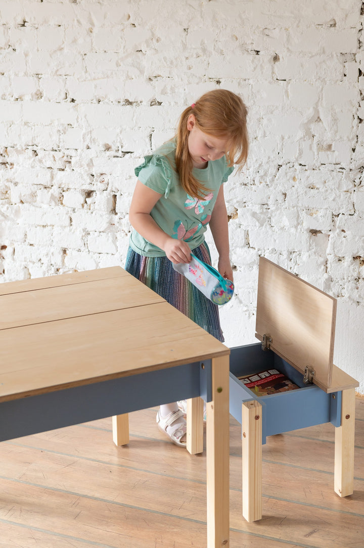 Sæt med smart opbevaringsbord og stol til barn, naturfarvet og støvet blå
