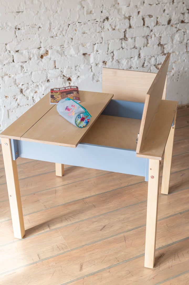 Sæt med smart opbevaringsbord og stol til barn, naturfarvet og støvet blå