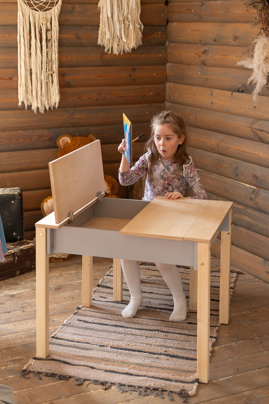 Sæt med smart opbevaringsbord og stol, grå og naturfarvet