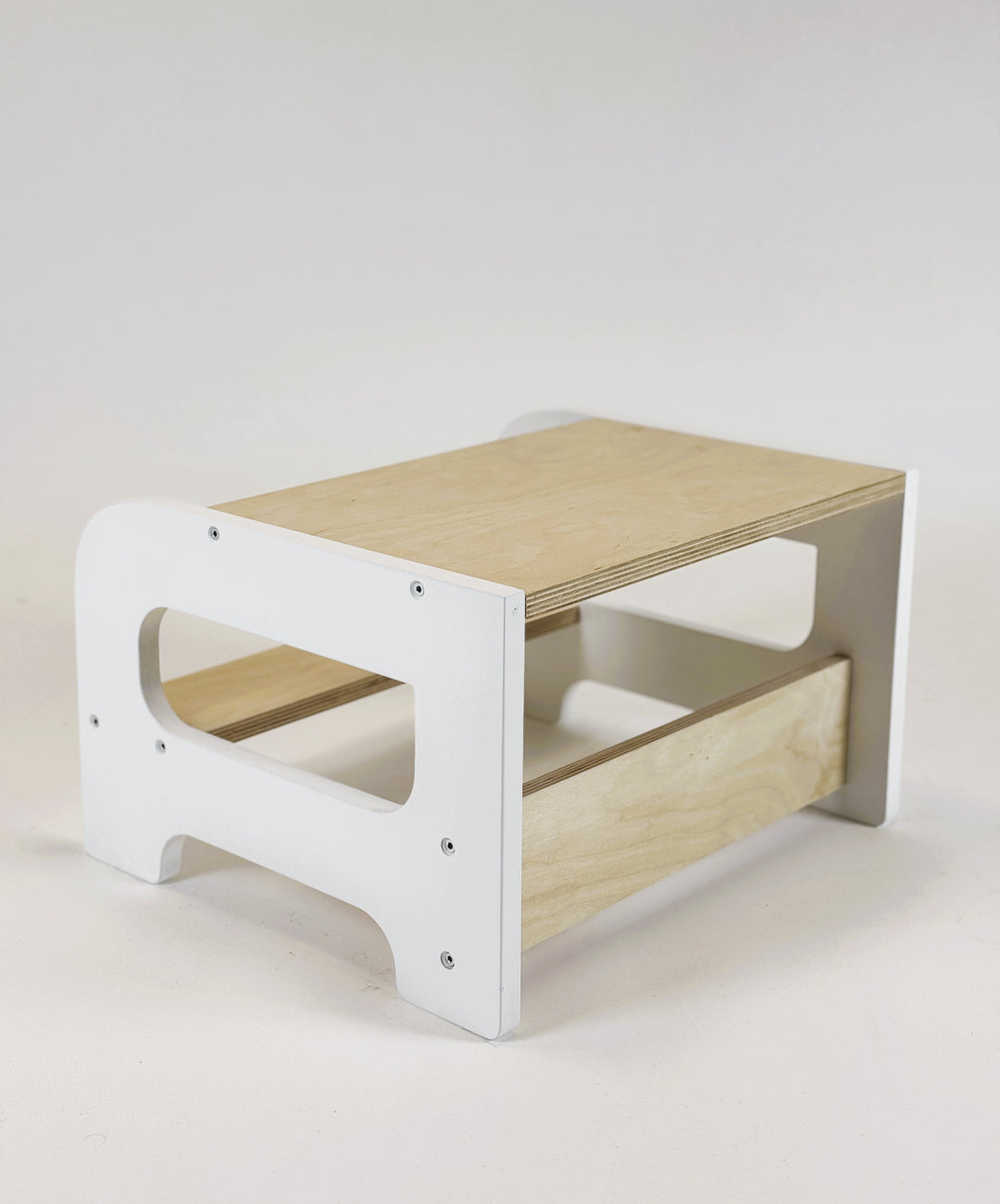 Læringstårn i træ, hvid og naturfarvet