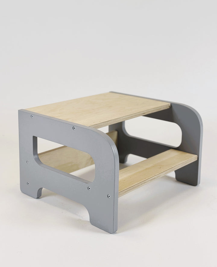 Læringstårn i træ, grå og naturfarvet