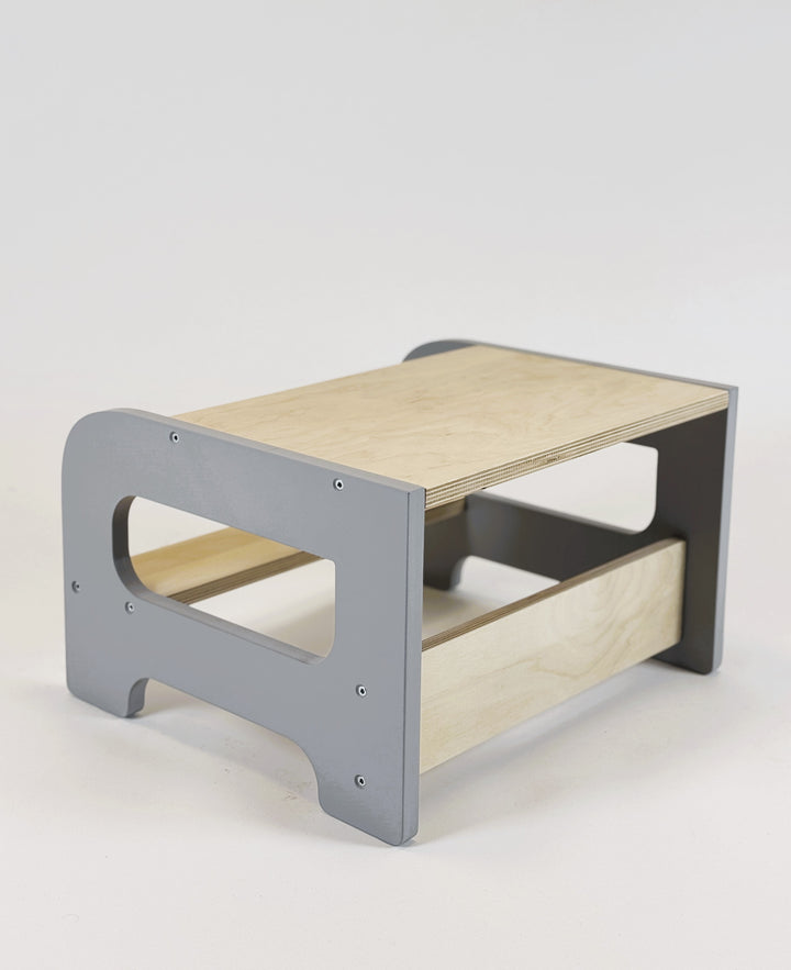 Læringstårn i træ, grå og naturfarvet