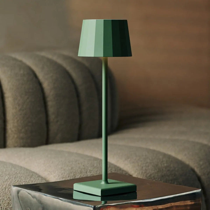 Wouter Sage Grøn genopladelig bordlampe