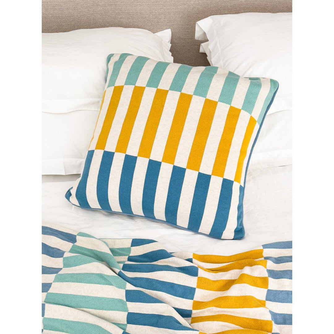 Mojo pillow-cover blå, blød jacquard strikket bomuld.