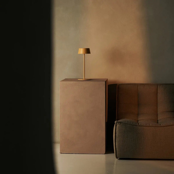 Hugo Amber Gul Genopladelig Bordlampe