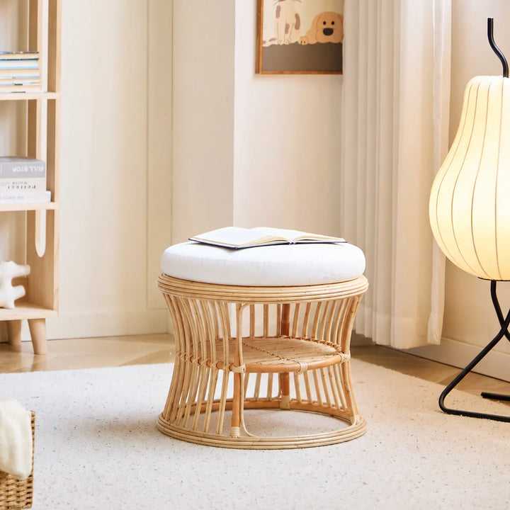 SERAM naturlig rattan og beige stofpuf
