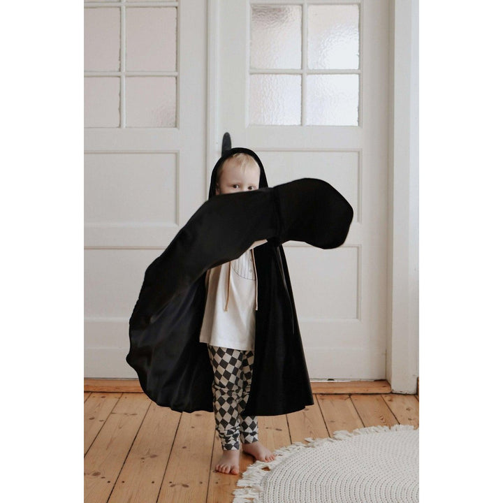 "Lille sort ridehætte" Magic Cape