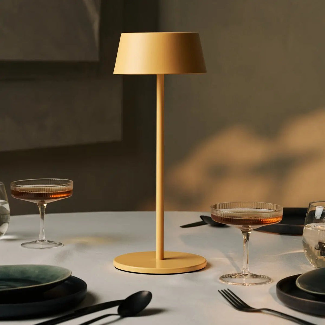 Hugo Amber Gul Genopladelig Bordlampe
