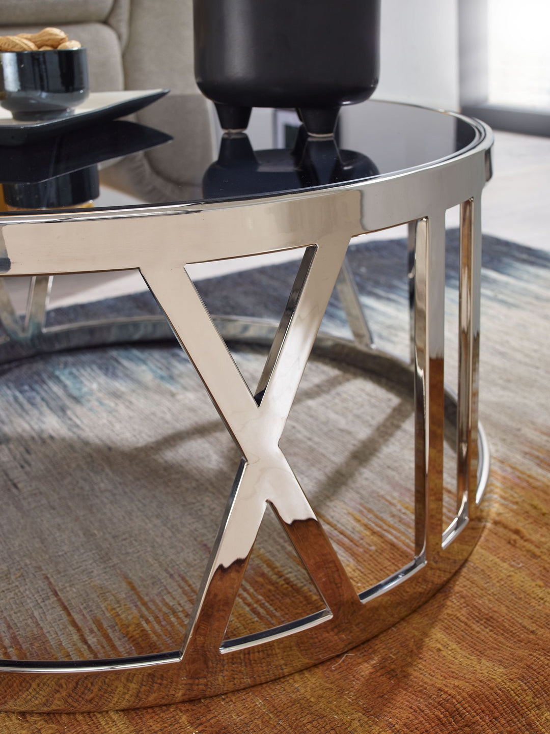 Sofabord i glas og metal, 60x60x30 cm, sølv sofabord, rundt designer stuebord, lille moderne sofabord, sidebord til stuen