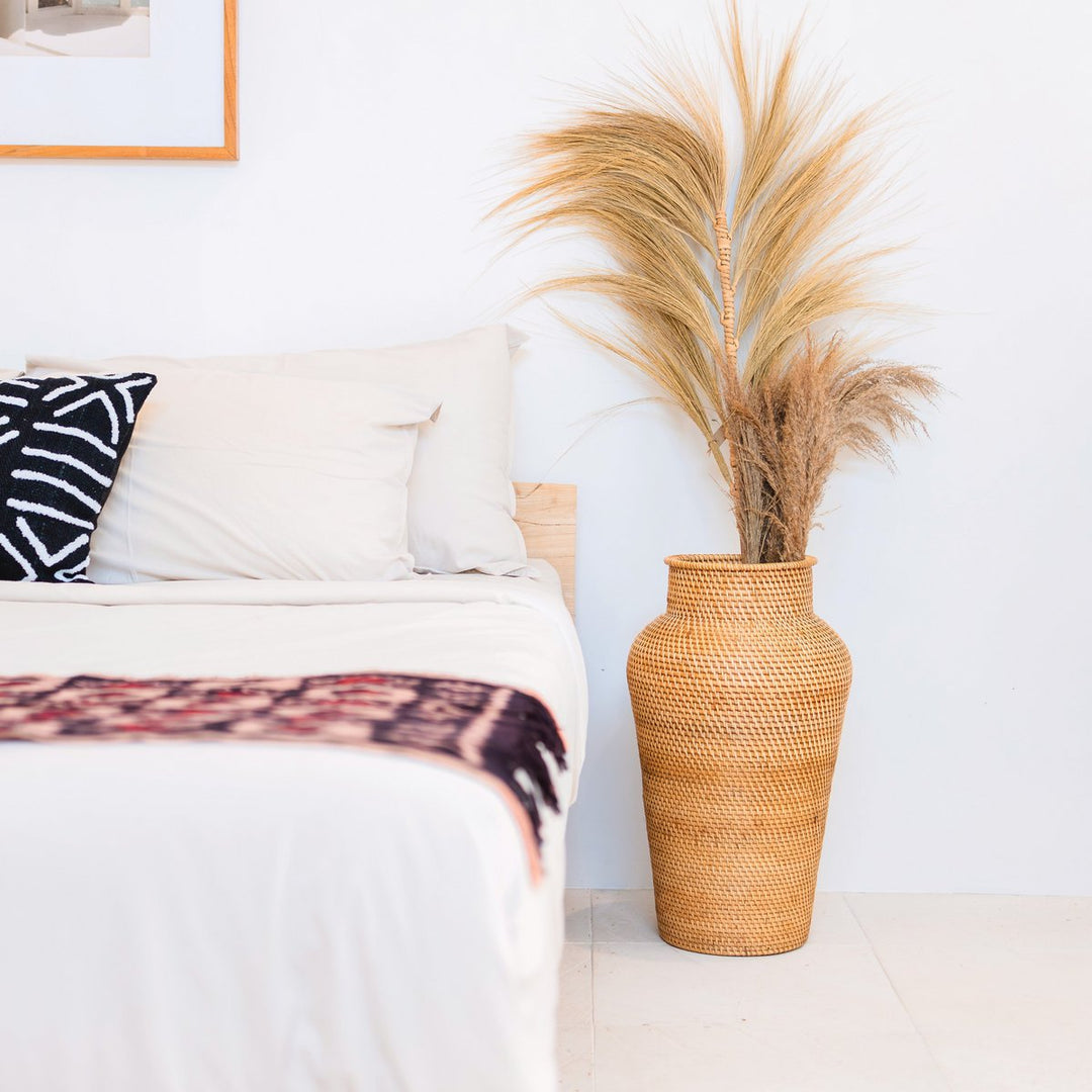 Vævet Rattan Vase Rund – Stor Boho Dekorativ Vase – Vase Tall & Narrow – Gulvvase Håndlavet af naturlige fibre (Ø 30 cm) KIDUNG