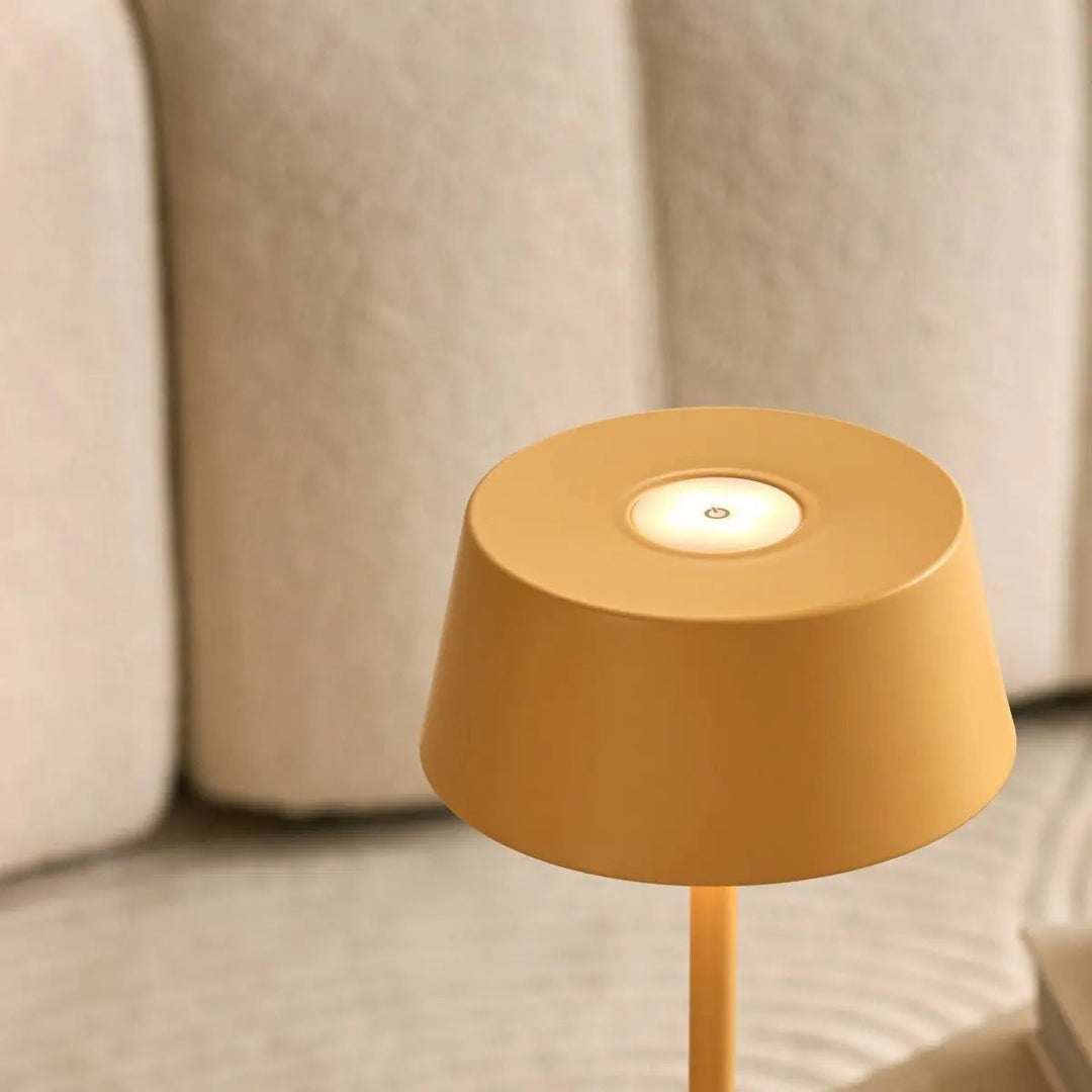 Hugo Amber Gul Genopladelig Bordlampe