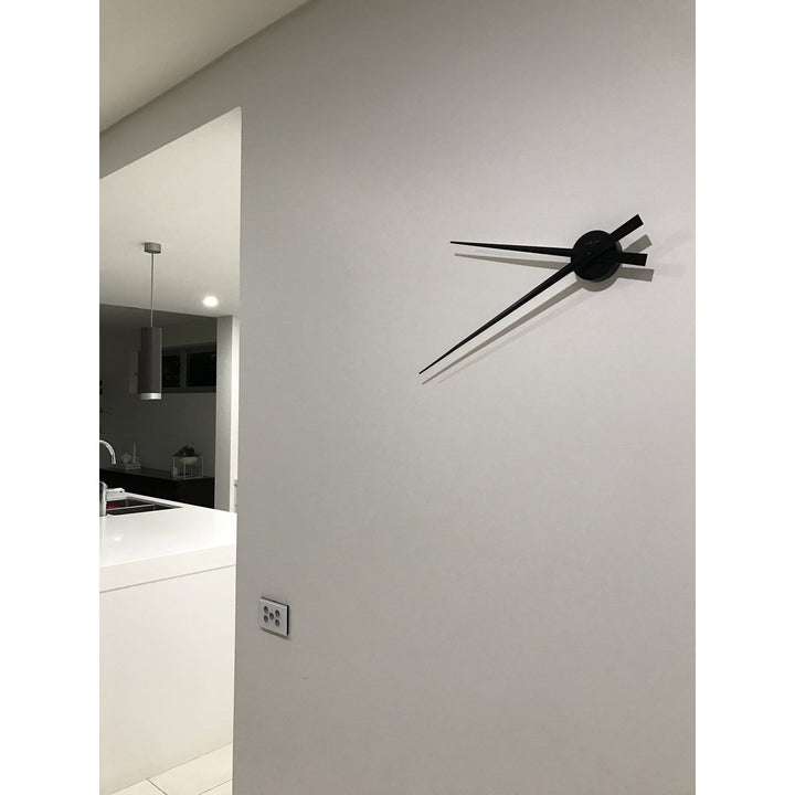 Stort vægur 85cm-Aluminium-NeXtime 'Hands'