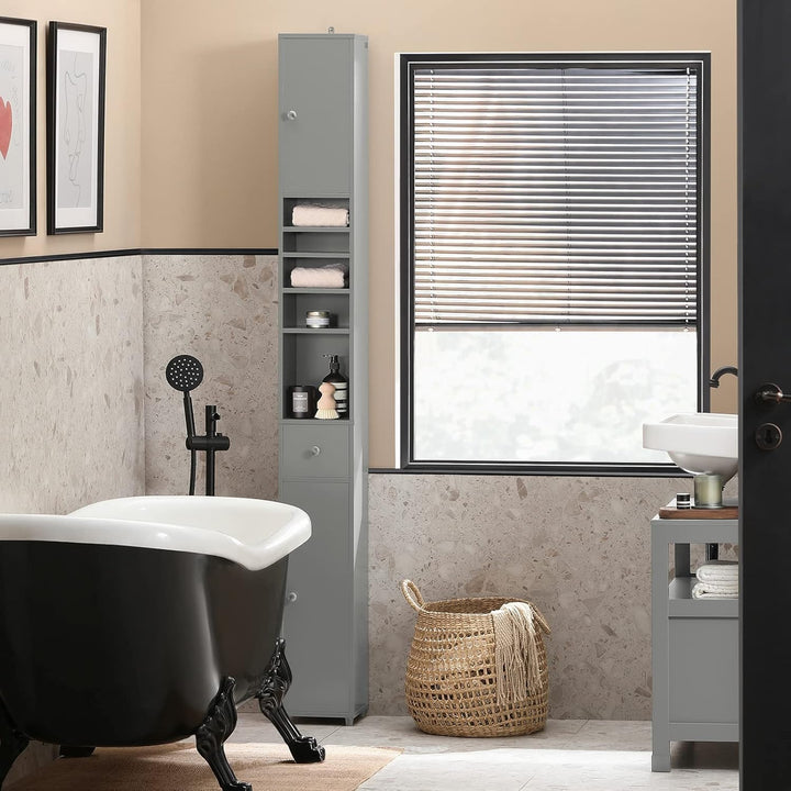 Smalt badeværelsesskab i træ – fritstående med justerbare hylder, B20 x D20 x H180cm, lysegrå