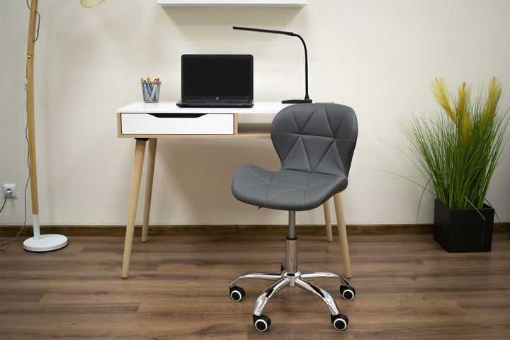 OSKAR AVOLA drejestol – ergonomisk komfort i stilren grå