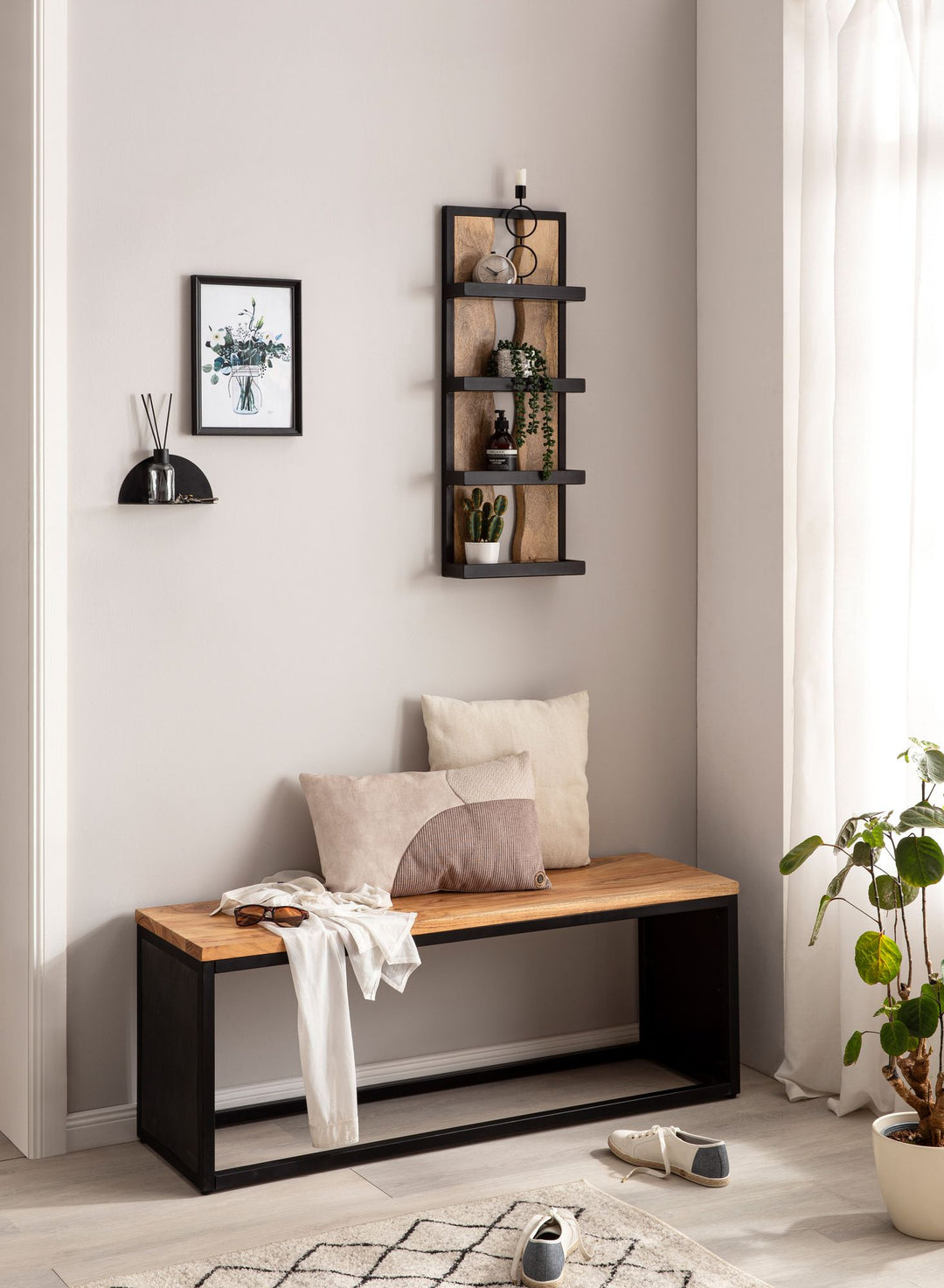 Væghylde 30x80x10 cm, massivt mangotræ/metal, industriel stil, rektangulær svævende hylde, hængende hylde til stuen, trævæghylde med 4 hylder og bølgemønster