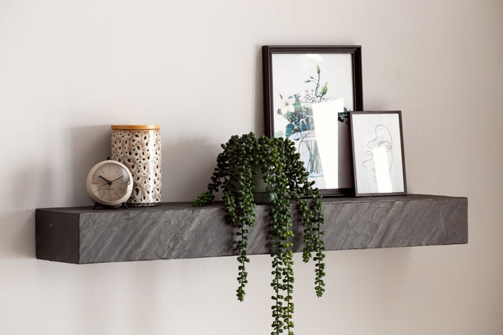 Væghylde 90x10x20 cm, massivt mangotræ / stenlook, moderne hængehylde, rektangulært design, hængehylde til stue, antracit