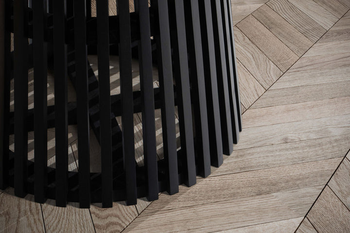 Spisebord i massivt træ, 120x120x77 cm, designer japandi-stil, sort