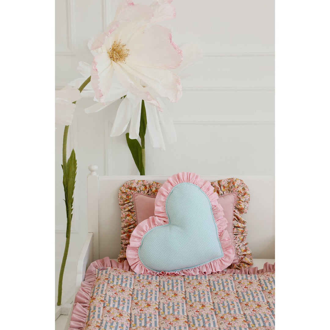 Dobbeltsidet hjertepude med flæse "pink garden"