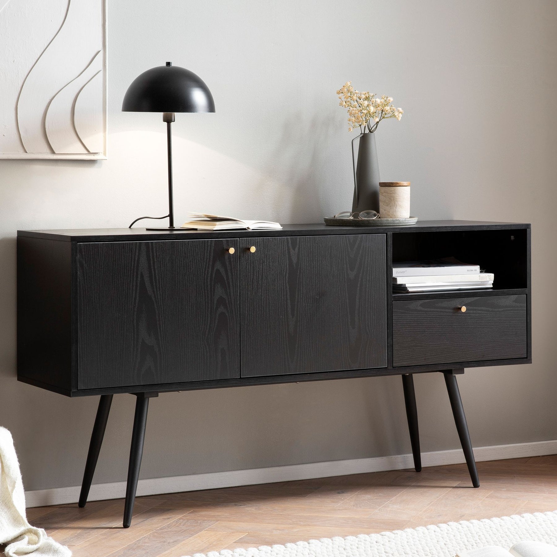 Lav sort kommode, 140x75x40 cm