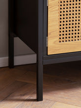 Lavt tv-bord i sort og egefarve med Wiener fletning - 110x48x40 cm
