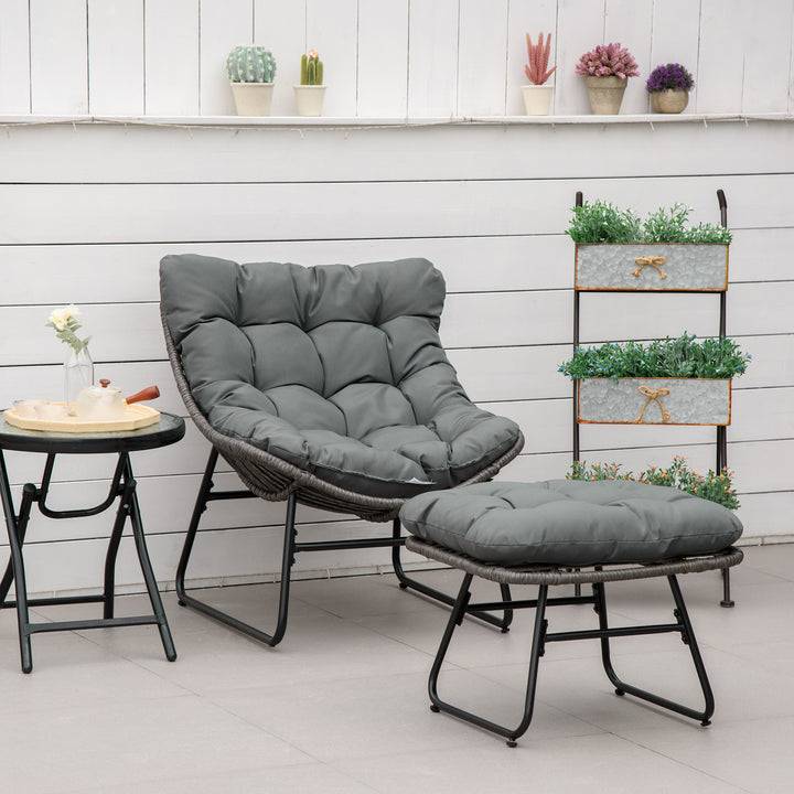 Rattan afslapningsstol med fodskammel, havestol med tykke hynder, udendørs rattanstol, havestol til have, balkon, terrasse, grå