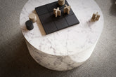 Sofabord MONOBLOC i hvid højglans med marmorlook - rundt