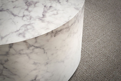 Sofabord MONOBLOC i hvid højglans med marmorlook - rundt