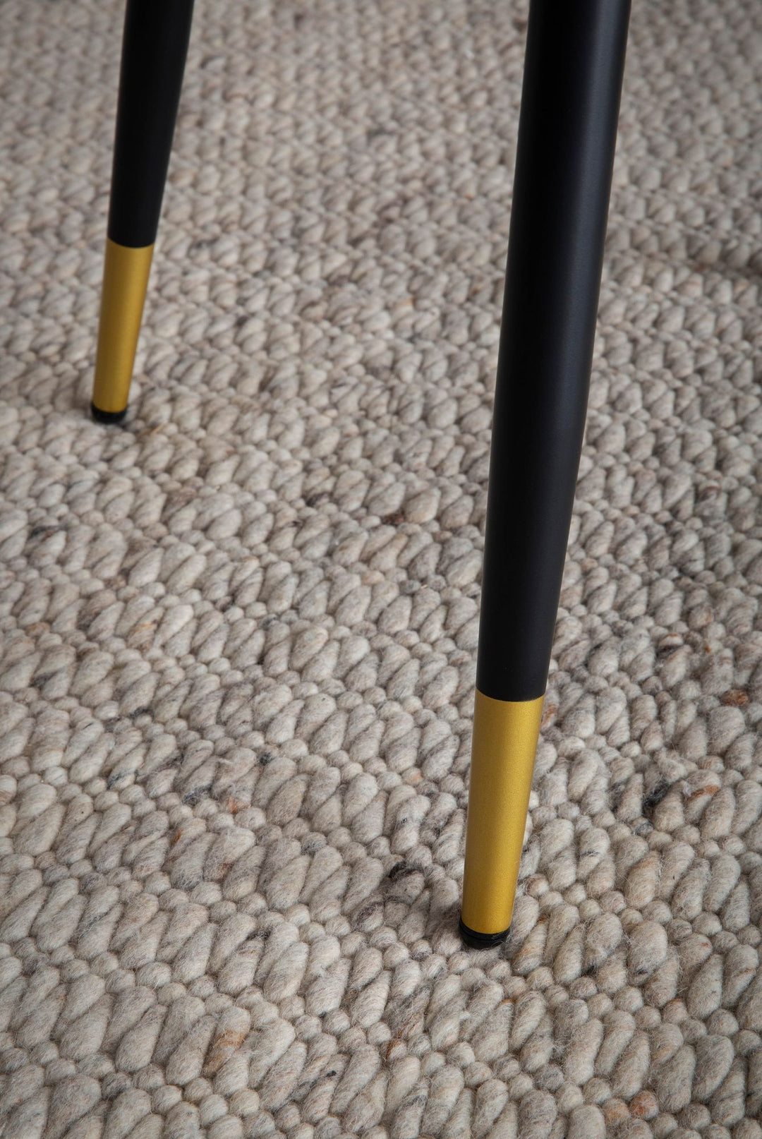 Spisestolssæt med 2, fløjlsbeige, køkkenstol med metalben, skalstol, skandinavisk design, polstret stol med stofbetræk, polstret stol