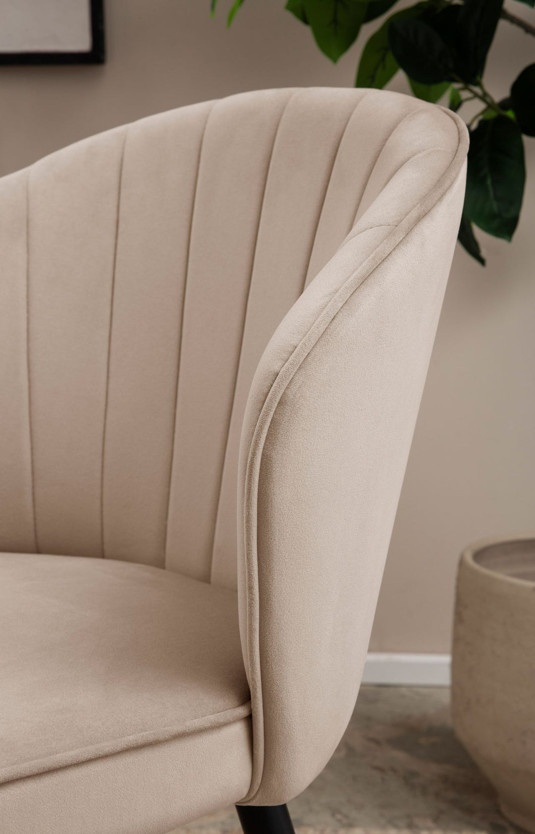 Spisestolssæt med 2, fløjlsbeige, køkkenstol med metalben, skalstol, skandinavisk design, polstret stol med stofbetræk, polstret stol