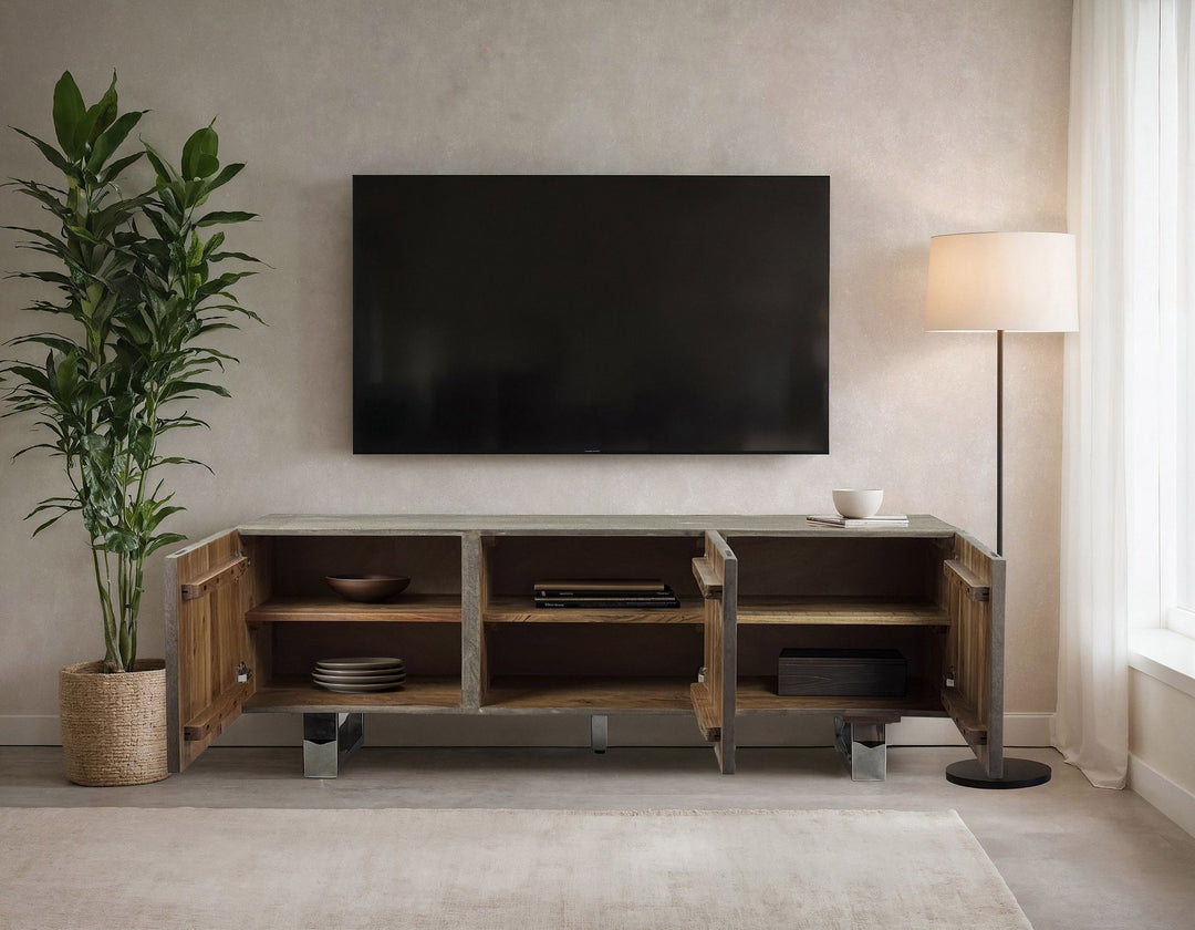 Lavskab i massivt akacietræ, røget grå, 160x56x46 cm, TV-skab med tre låger, designer TV-bord, højt TV-skab, moderne gråt TV-bord, TV-skab til stue med metalben