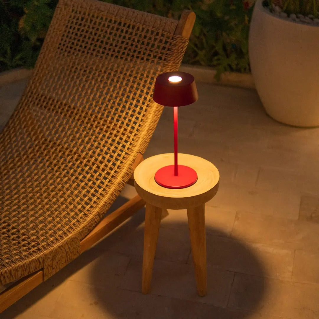 Hugo Berry Red genopladelig bordlampe
