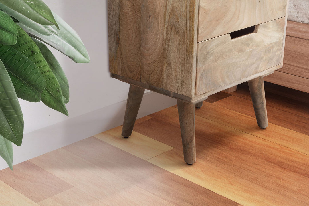 Natbord i massivt mangotræ, lysebrunt, 45x33x63 cm, natbord til boxmadras, designer natbord med 3 skuffer og hylde, natbord med opbevaringsplads