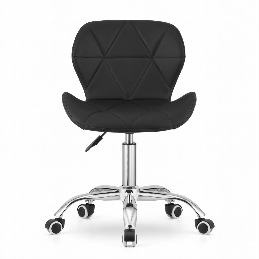 OSKAR AVOLA drejestol – klassisk komfort i sort design