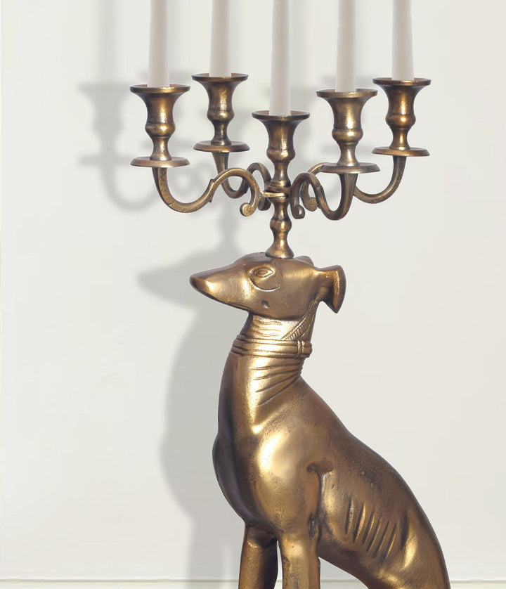 Greyhound lysestage, aluminium, guld, 69 cm, 5-armet lysestage, metallysestage til fem lys, moderne gulvlysestage, hundetilbehør